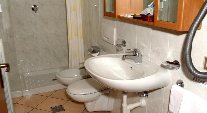 Casa Vacanze Touring Verbania Room photo