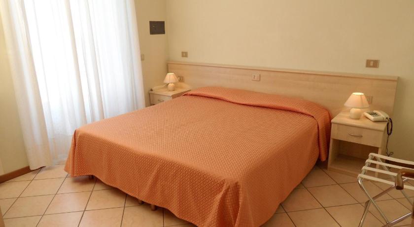 Casa Vacanze Touring Verbania Room photo